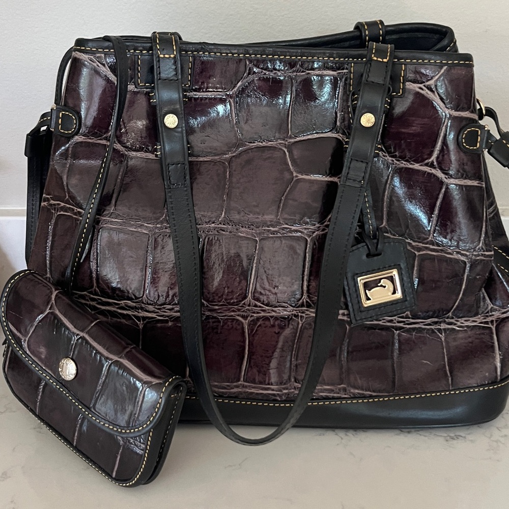 EUC Dooney & Bourke Rare Croc Embossed Tote Bag with wallet